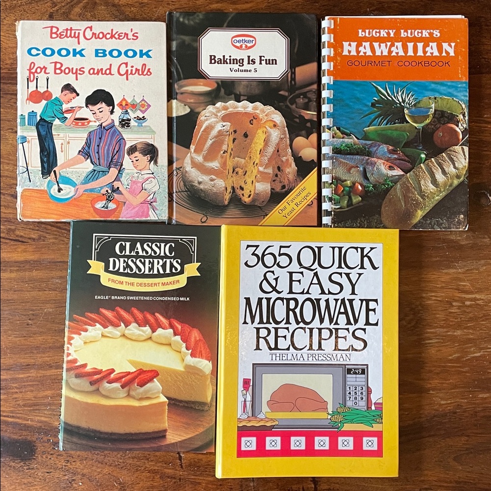 5 Mixed Lot Vintage Cookbooks: Betty Crocker Oetker Eagle Lucky Luck Microwave
